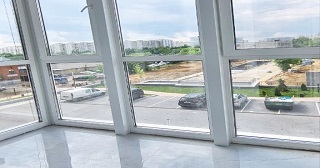Панорамное остекление балкона Новоалтайск цена от 11 тыс. руб. м/п.
